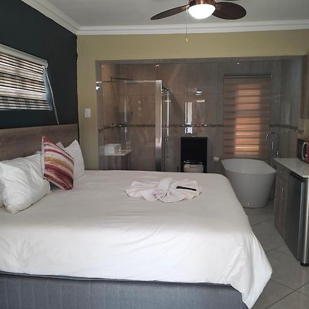 Sunrise Boutique Hotel Witbank Bagian luar foto