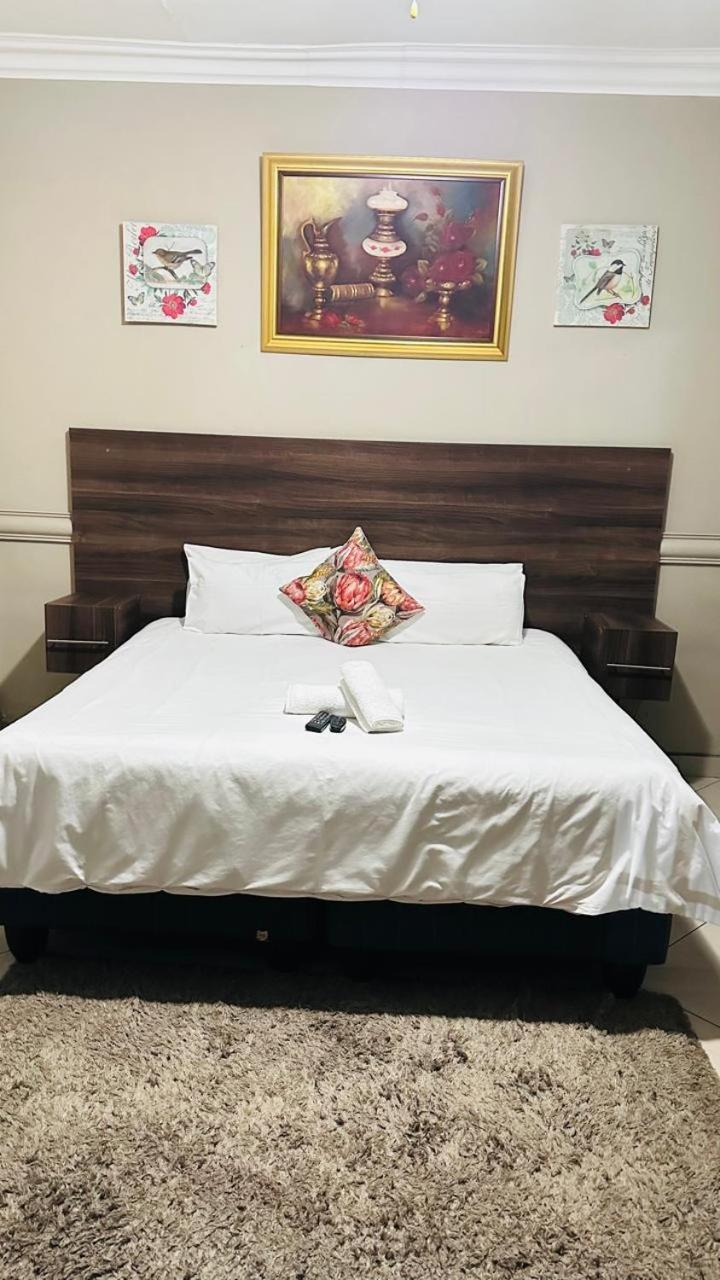 Sunrise Boutique Hotel Witbank Bagian luar foto