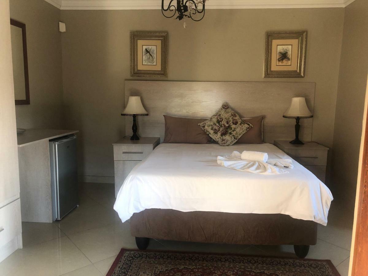 Sunrise Boutique Hotel Witbank Bagian luar foto