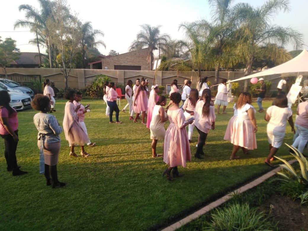 Sunrise Boutique Hotel Witbank Bagian luar foto